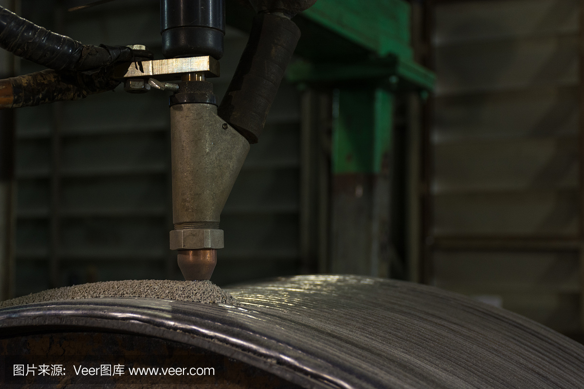采用埋弧焊工艺对钢辊进行堆焊堆焊
